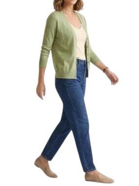 August Silk Green Medium Buttoned V-Neck Light Ribbed Cardigan Sweater